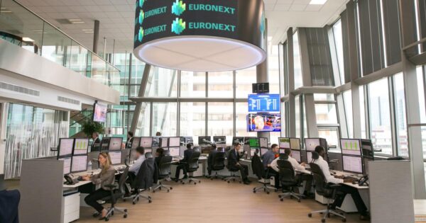 The Paris Bourse in the green before the “ECB minutes” and US publications