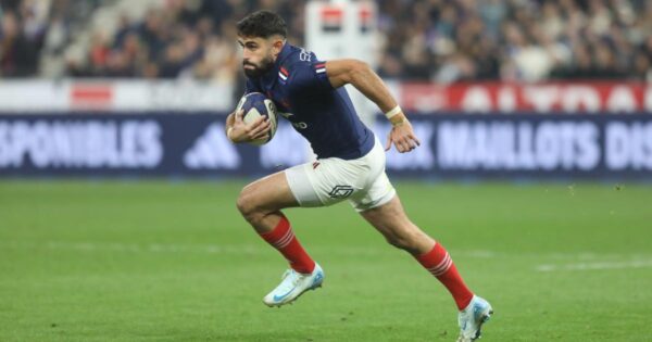 “I waited a long time for this first match, but it was worth it,” says Romain Buros after his debut against the All Blacks.