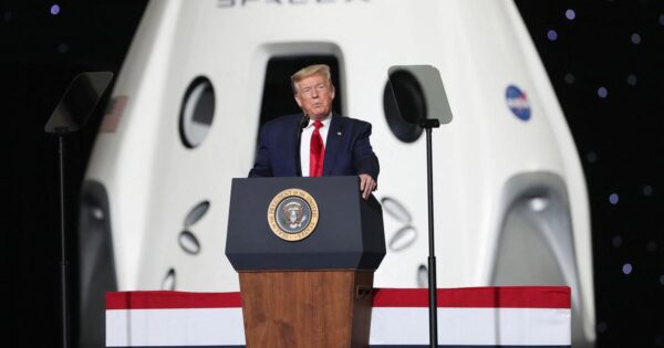 Return to the Moon, support for Buzz Aldrin, links with Elon Musk … Why Donald Trump is banking on the American space dream