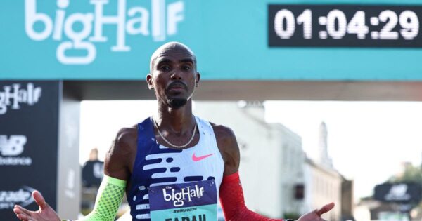 Victim of a robbery, athletics legend Mo Farah catches up with his thieves and… gets his phone back