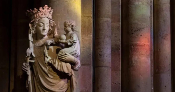 Rescued from the fire, the statue of the Virgin and Child returns to Notre-Dame Cathedral