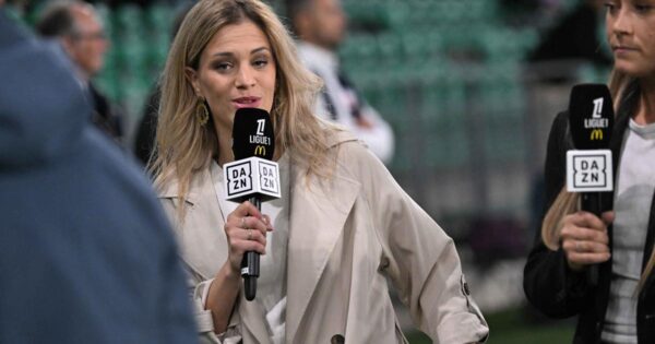 Ambre Godillon, DAZN journalist, hit by a projectile during OM-Auxerre